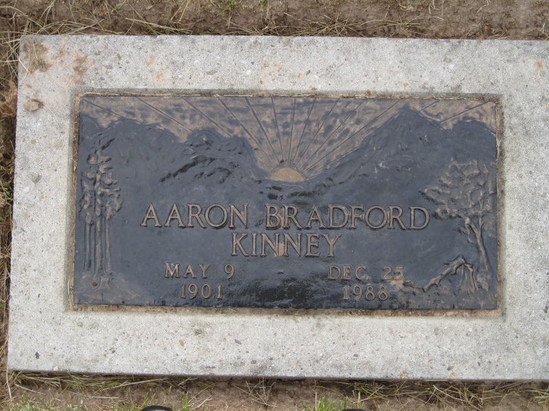File:Brad Kinney headstone.jpg